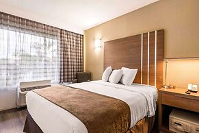 Rodeway Inn & Suites Fort Lauderdale Airport & Cruise Port