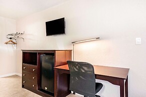 Rodeway Inn & Suites Fort Lauderdale Airport & Cruise Port
