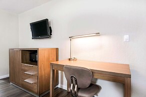 Rodeway Inn & Suites Fort Lauderdale Airport & Cruise Port