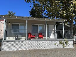 Clear Lake Cottages & Marina