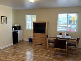 Clear Lake Cottages & Marina