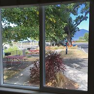 Clear Lake Cottages & Marina