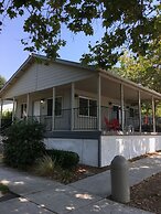 Clear Lake Cottages & Marina