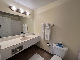 Clear Lake Cottages & Marina