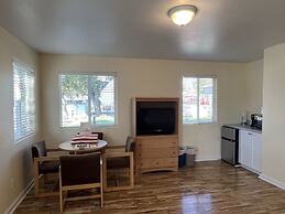 Clear Lake Cottages & Marina