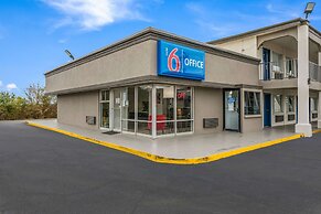 Motel 6 Tupelo, MS - Downtown
