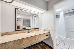 Motel 6 Tupelo, MS - Downtown