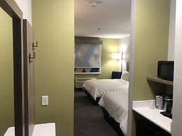 Holiday Inn Express & Suites Woodward, an IHG Hotel