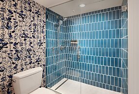 The Highland Dallas, Curio Collection by Hilton