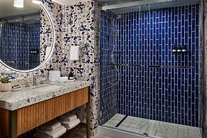 The Highland Dallas, Curio Collection by Hilton