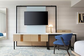 The Highland Dallas, Curio Collection by Hilton