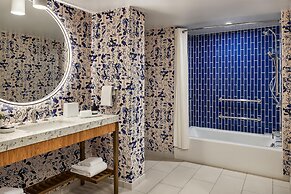 The Highland Dallas, Curio Collection by Hilton