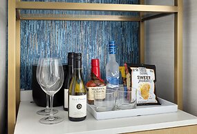 The Highland Dallas, Curio Collection by Hilton