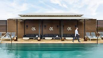 The Highland Dallas, Curio Collection by Hilton