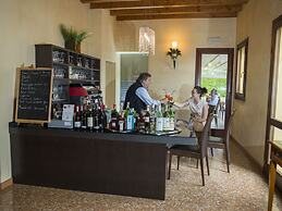 Hotel Venice Resort Airport