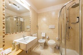 Hotel Venice Resort Airport