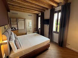 Hotel Venice Resort Airport