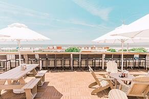 Montreal Beach Resort