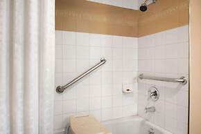 Super 8 by Wyndham Des Moines