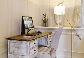 Catalonia Las Cortes Hotel