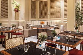 Catalonia Las Cortes Hotel