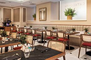 Catalonia Las Cortes Hotel