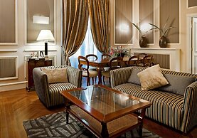 Catalonia Las Cortes Hotel