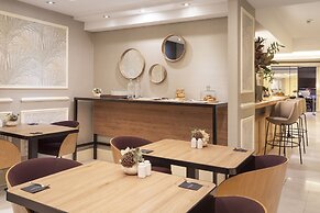 Catalonia Las Cortes Hotel