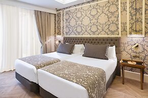 Catalonia Las Cortes Hotel