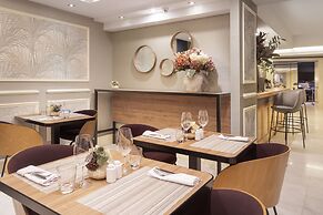 Catalonia Las Cortes Hotel