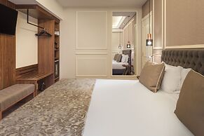 Catalonia Las Cortes Hotel