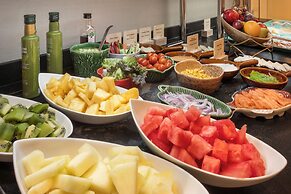 Catalonia Las Cortes Hotel