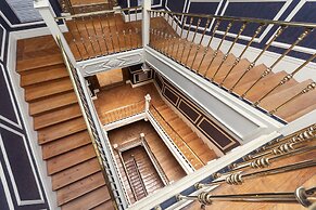 Catalonia Las Cortes Hotel