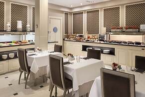 Catalonia Las Cortes Hotel