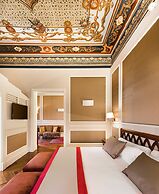 Catalonia Las Cortes Hotel