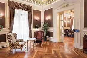 Catalonia Las Cortes Hotel