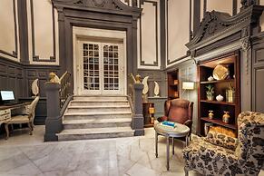 Catalonia Las Cortes Hotel