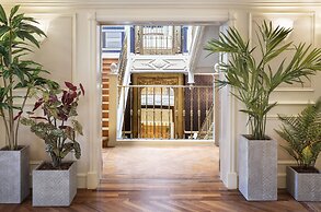 Catalonia Las Cortes Hotel