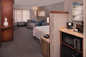 Courtyard Thousand Oaks Ventura County