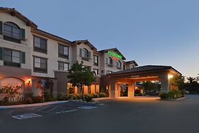 Courtyard Thousand Oaks Ventura County