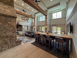 Hampton Inn & Suites Cashiers Sapphire Valley