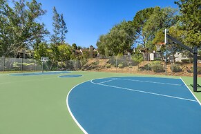 Riviera Oaks Resort