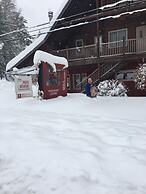 The Upper Pass Lodge at Magic Mountain