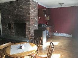 The Upper Pass Lodge at Magic Mountain