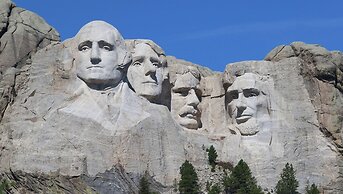 Magnuson Grand Rushmore View