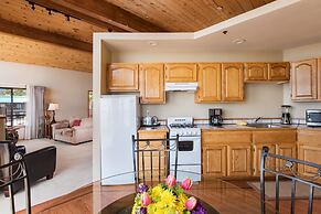 Mourelatos Lakeshore Resort