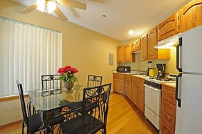 Mourelatos Lakeshore Resort