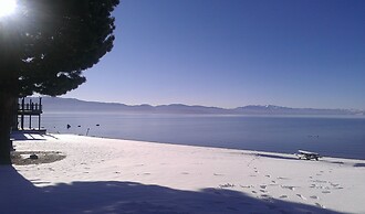 Mourelatos Lakeshore Resort