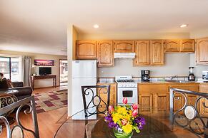 Mourelatos Lakeshore Resort