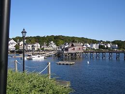 Boothbay Harbor Inn